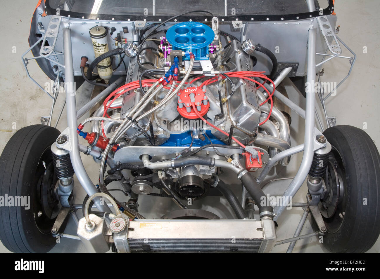 Naturalmente aspirado y se inyecta Ford V8 racing motor tal como se utiliza  en un coche de arrastre Fotografía de stock - Alamy
