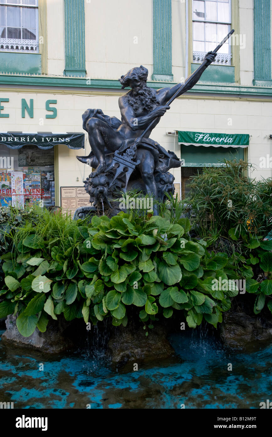 Fuente De Neptuno La Plaza Anibal Pinto Valparaiso Chile Foto