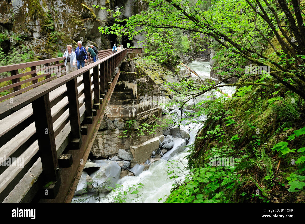 Puente entre túneles Othello Coquihalla cañón cerca del Parque Provincial Esperanza British Columbia Canadá Foto de stock