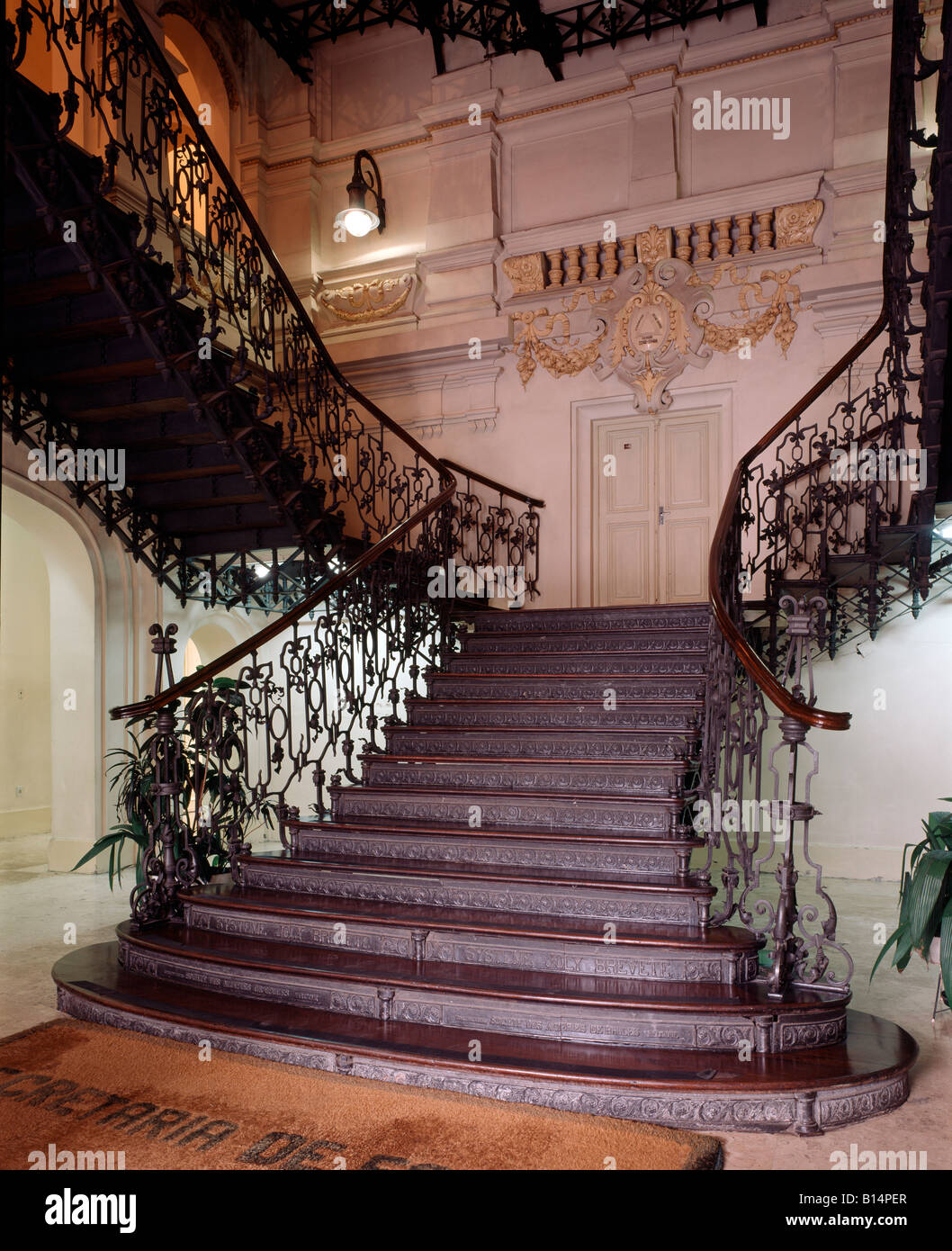 Belo Horizonte,Secretario de Obras Publicas, escalera interior, Treppenhaus Foto de stock