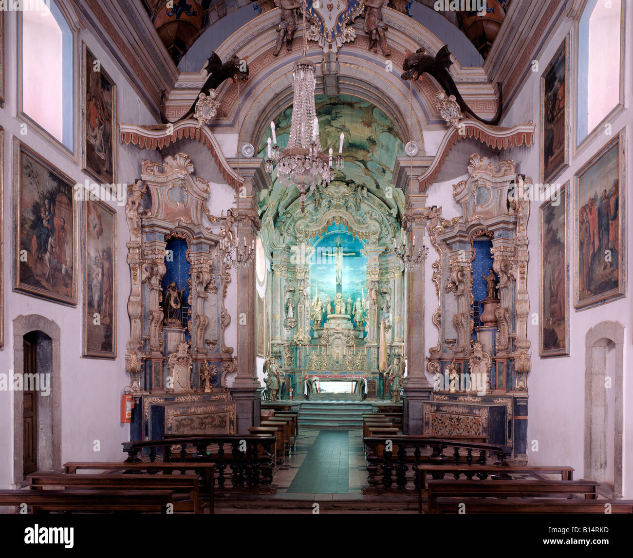 Congonhas, Basílica Bon Jesús, interieur, Altarbereich Foto de stock