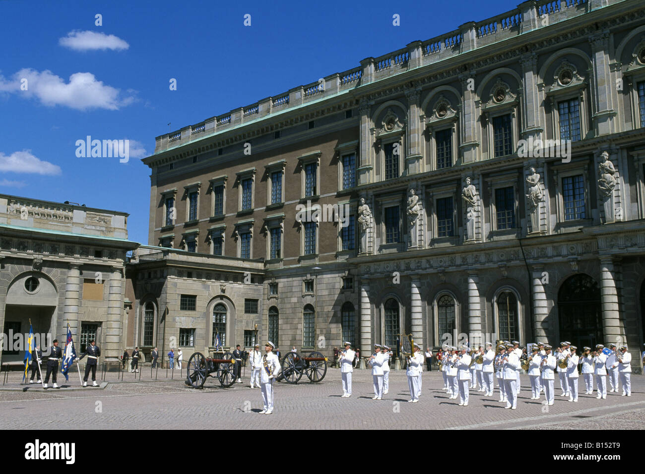 El cambio de guardia del Castillo de rey en Estocolmo Schweden Foto de stock
