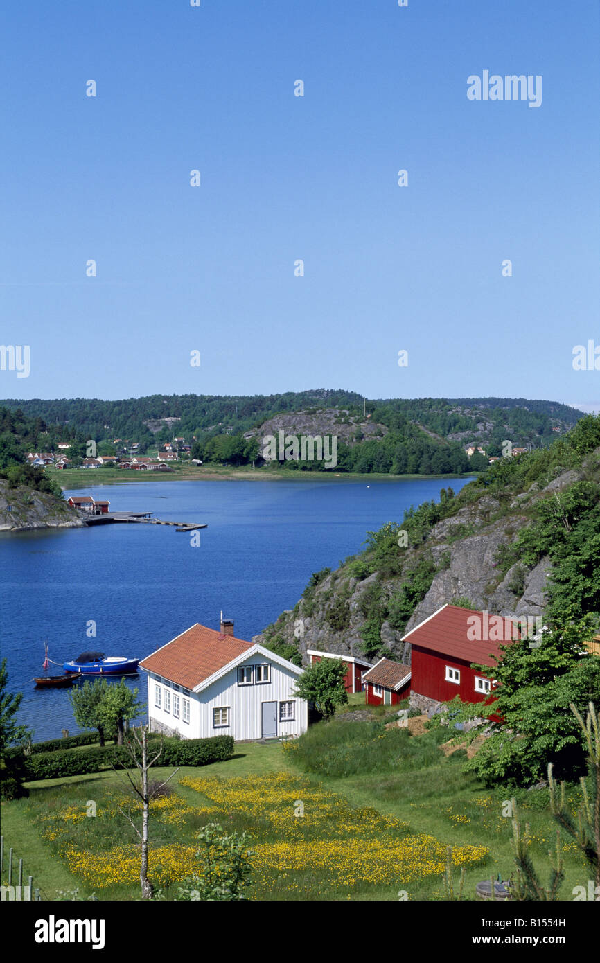 Casas en Isla Tjoern Bohuslaen Schweden Foto de stock