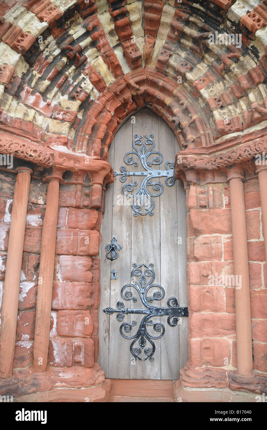 La entrada de la Catedral de San Magnus en Kirkwall, la capital de las Islas Orcadas. Foto de stock
