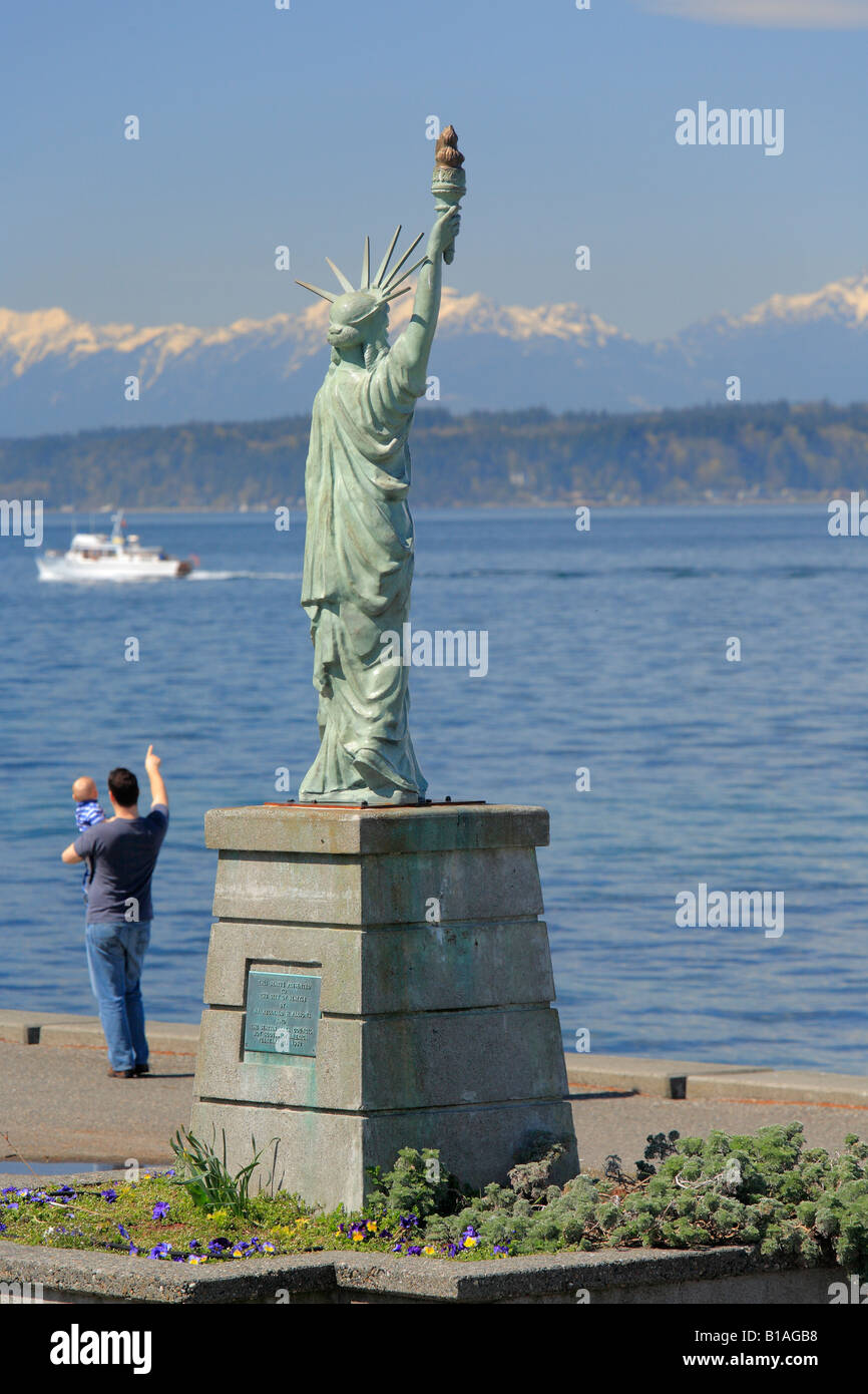 Réplica de la Estatua de la libertad en Seattle Alki Beach Foto de stock