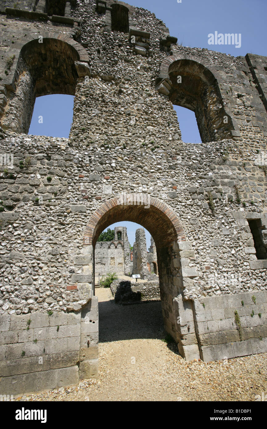 La ciudad de Winchester, Inglaterra. Las ruinas de los restos del castillo Wolvesey que fue la antigua residencia de los Obispos de Winchester. Foto de stock