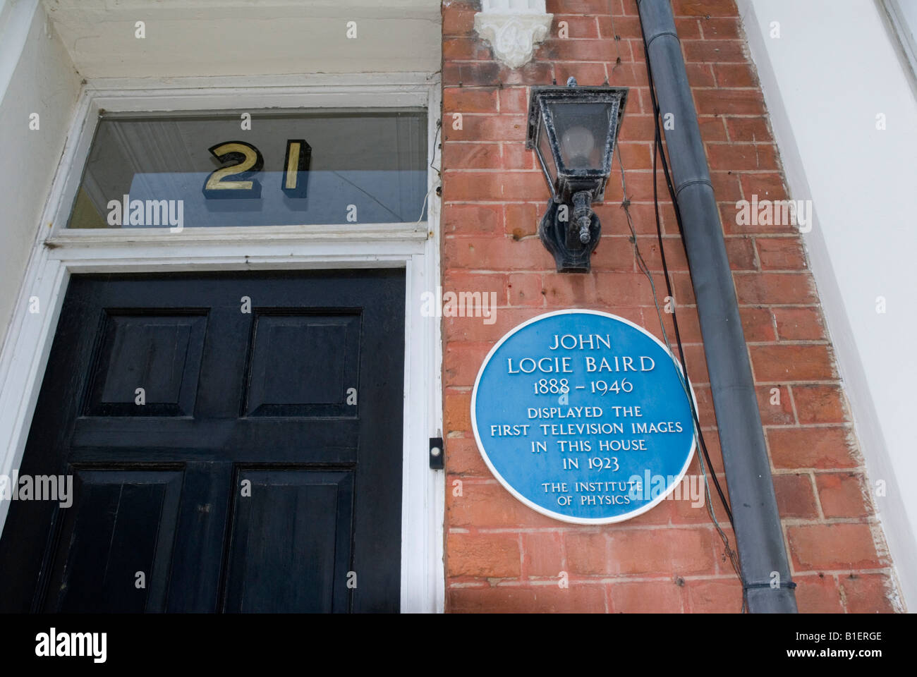 Placa azul para John Logie Baird, quienes demostraron las primeras