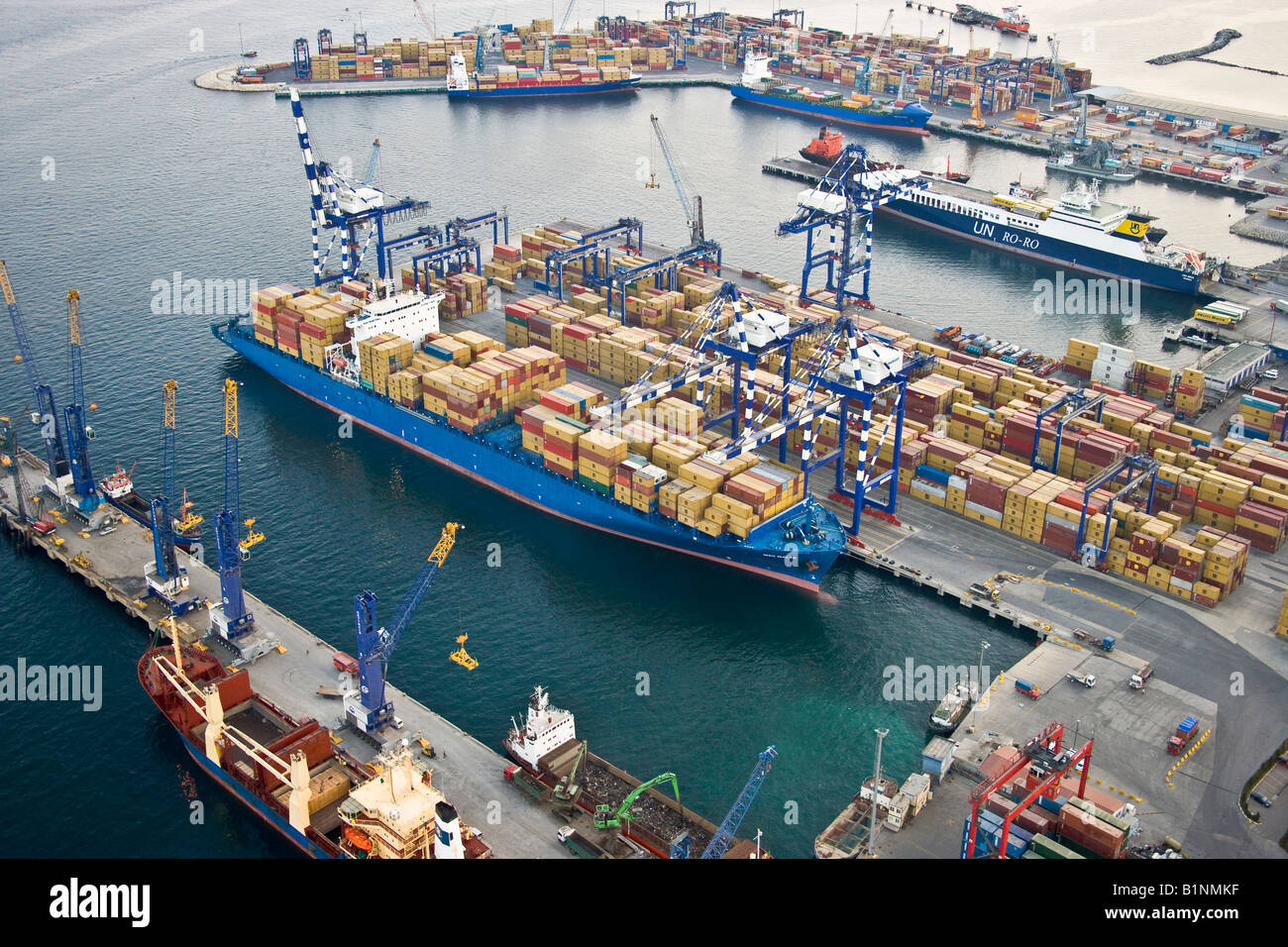 Vista aérea del puerto de contenedores Ambarli Avcilar suroeste de Estambul Turquia Foto de stock