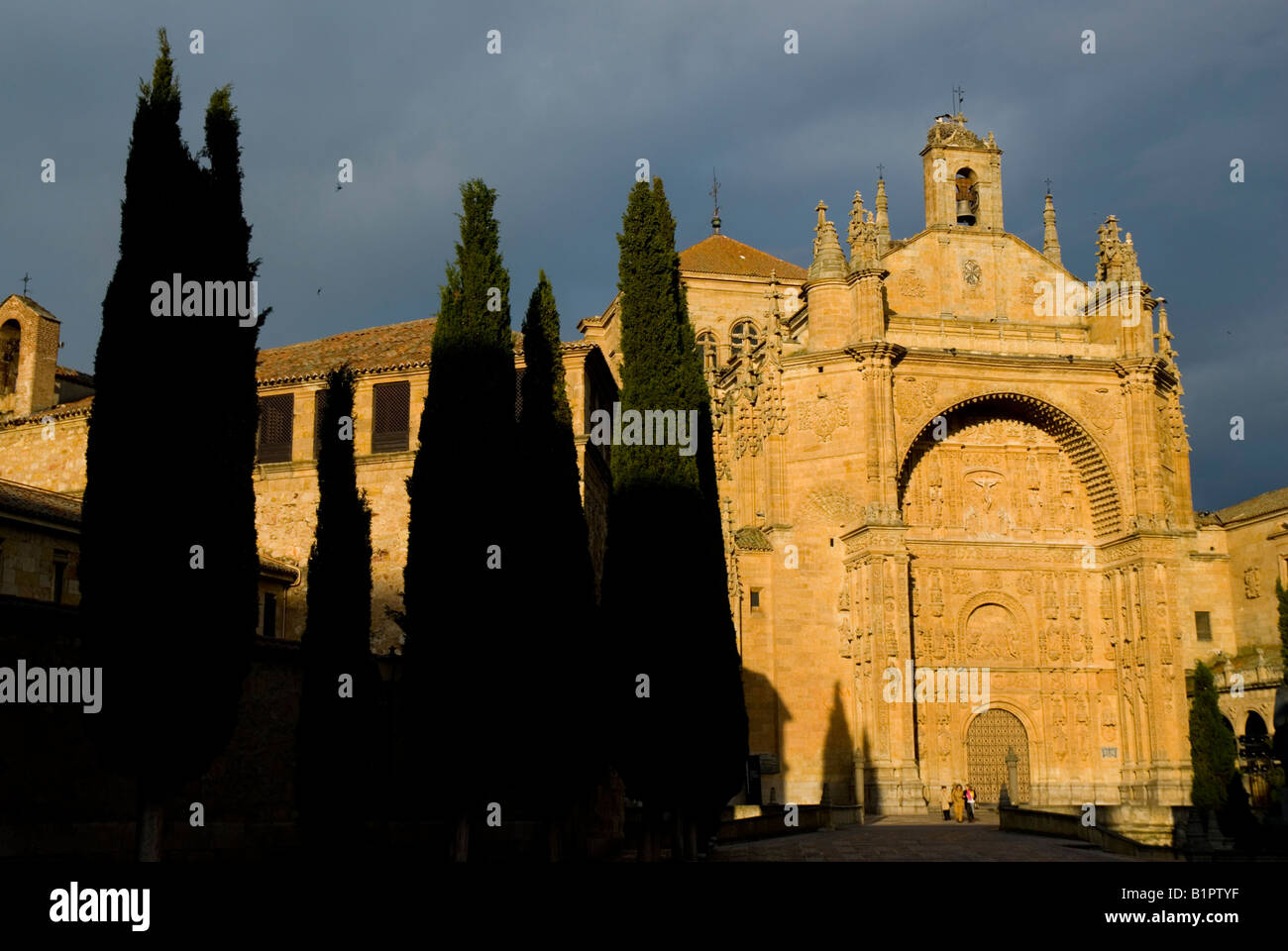 Dominicos del monasterio de San Esteban de estilo renacentista de la ciudad de Salamanca Castilla y León España región Foto de stock