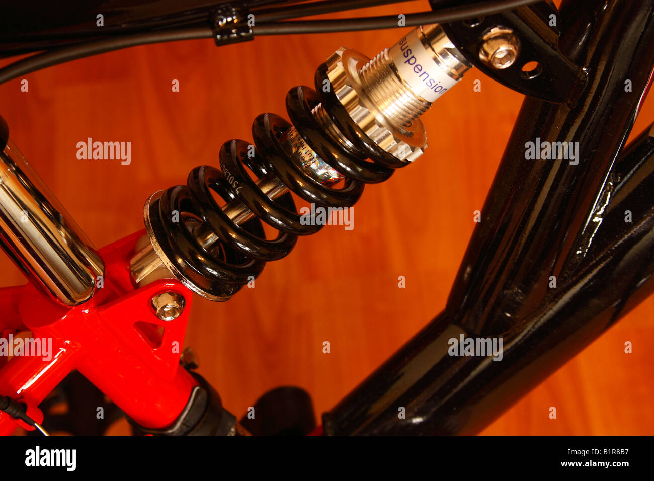 Suspensión mecánica fotografías e imágenes de alta resolución - Alamy