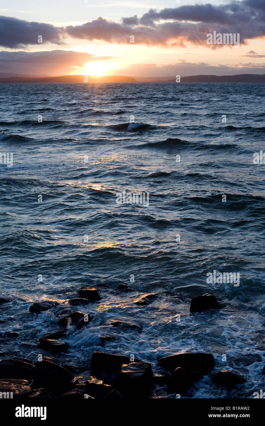 Atardecer en el Moray Firth, Escocia Foto de stock