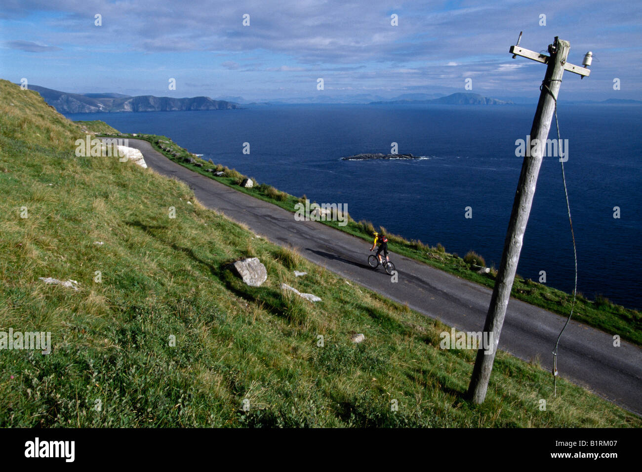 Bicicleta de Montaña, Atlantic Drive, Achill Island, Irlanda Foto de stock