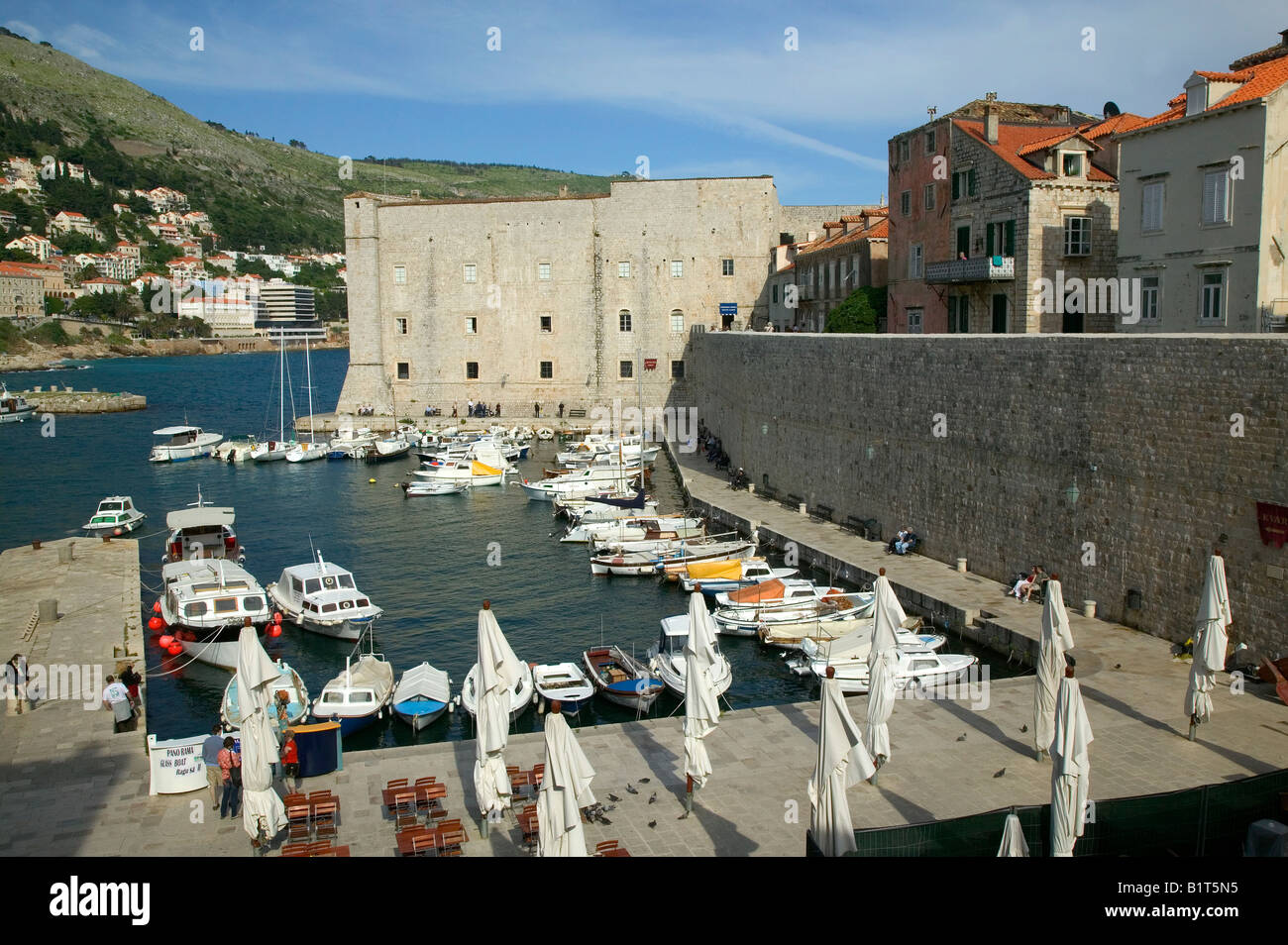 El antiguo puerto, el casco antiguo de Dubrovnik, Croacia Foto de stock