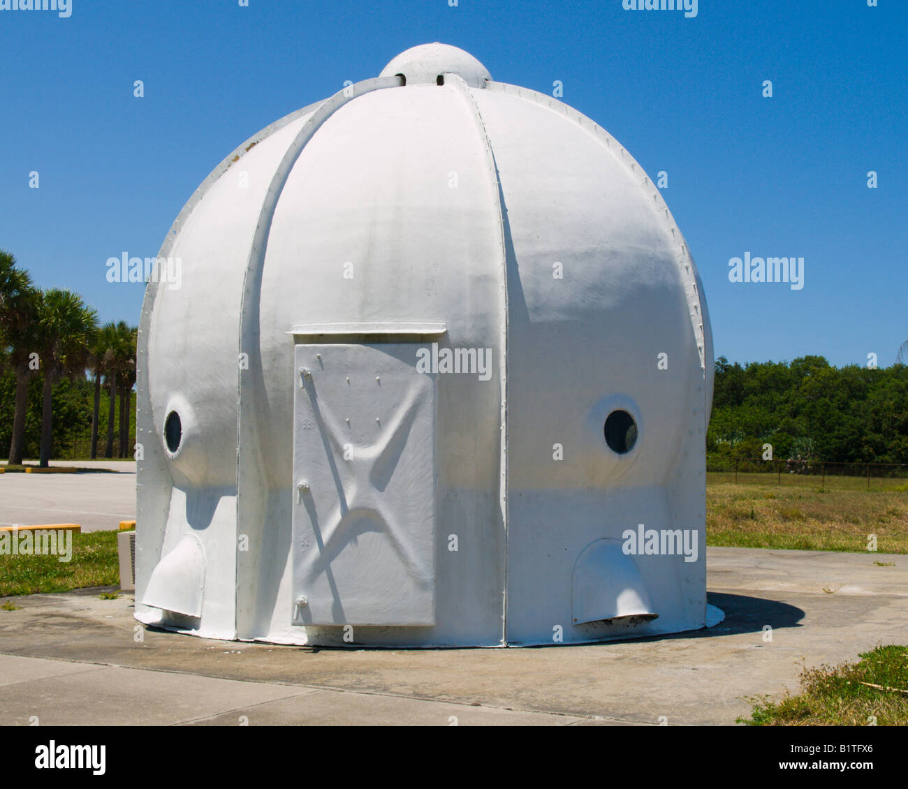 PORTABLE BLAST refugio utilizado en las primeras pruebas de lanzamiento de misiles balísticos para proteger el personal de tierra en Cabo Cañaveral, Florida, EE.UU. Foto de stock