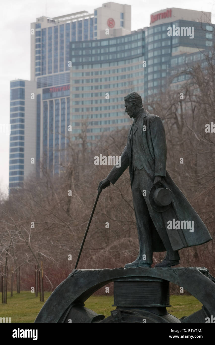 Estatua de Nikola Tesla. Niagara Falls, Ontario, Canadá Fotografía de