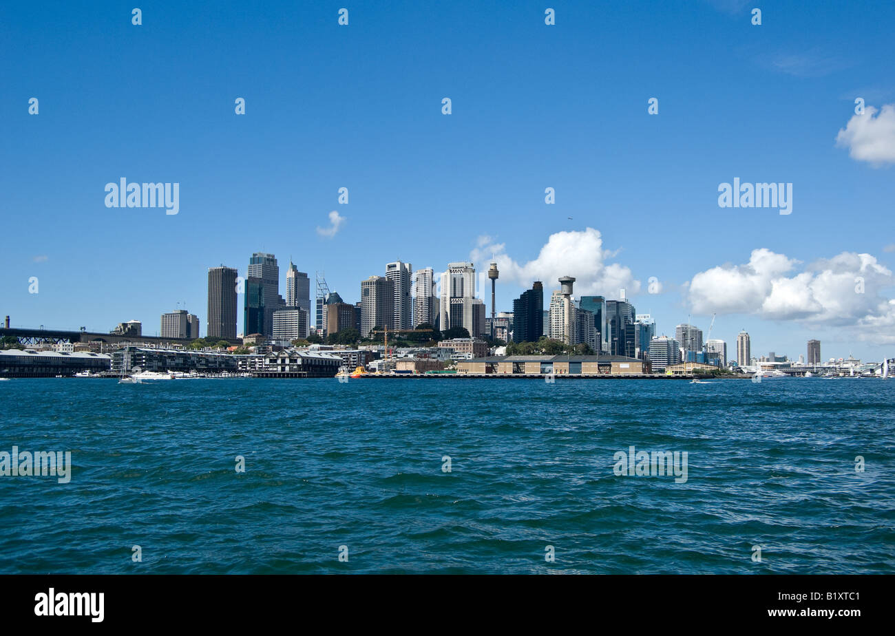 Gran imagen de la ciudad de Sidney tomada desde el puerto Foto de stock