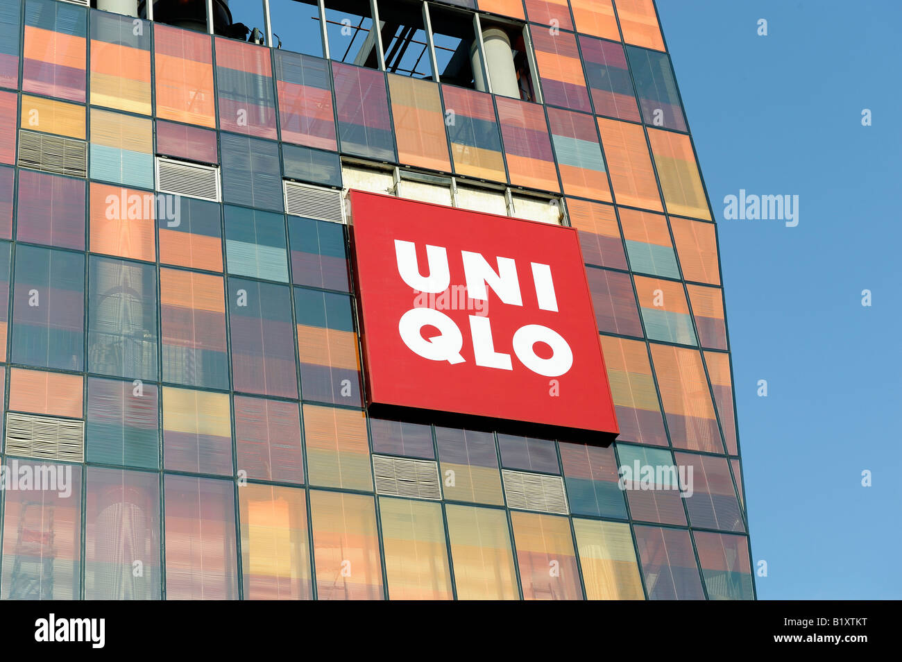 Uni Qlo tienda en Beijing, China. 06-Jul-2008 Foto de stock