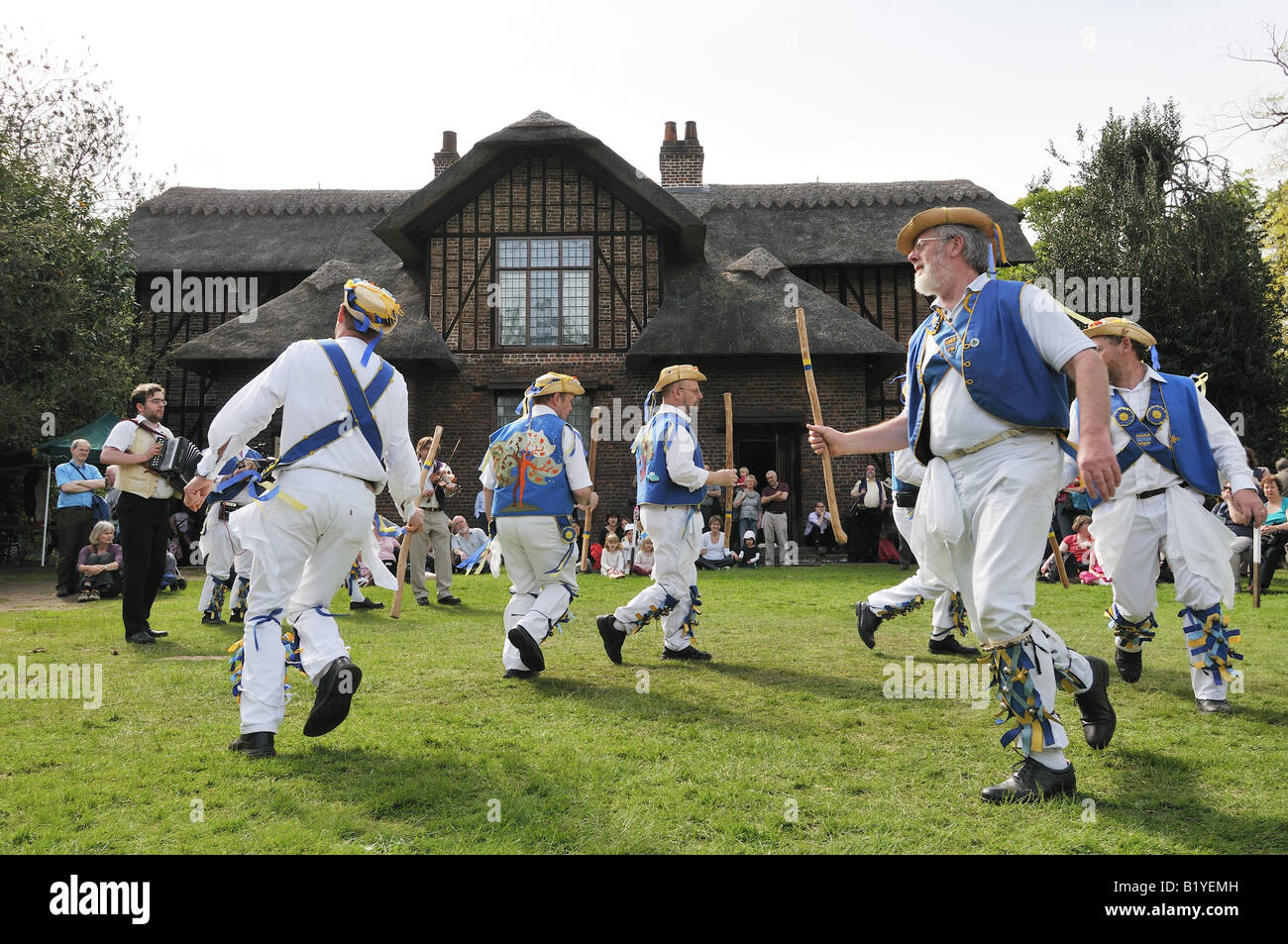 Festival de danza inglesa fotografías e imágenes de alta resolución - Alamy