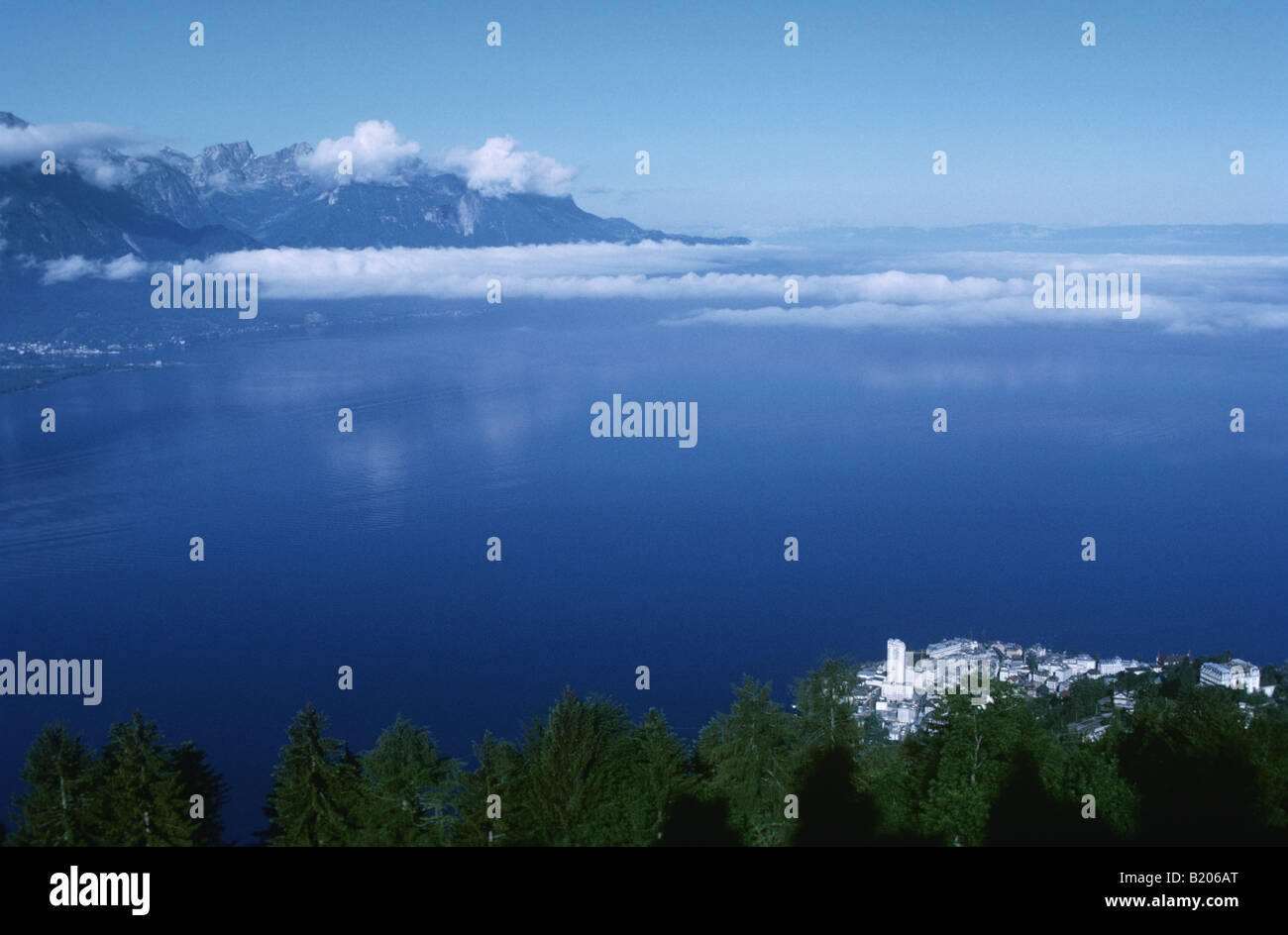 Suiza Lago Leman O Ginebra Como Es En Ingles El Lago De Ginebra Es El Mayor Lago De Agua Dulce Inw Europa 14km De Ancho 310m De Profundidad Fotografia De Stock Alamy