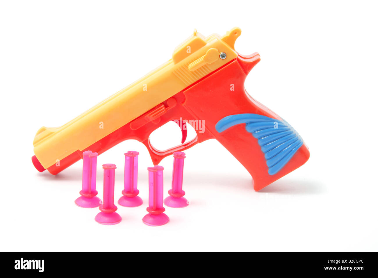 Pistola de juguete y balas de plástico Fotografía de stock - Alamy