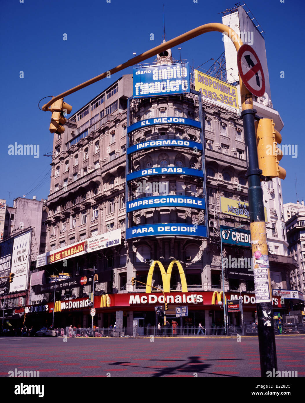 Mcdonald's en la esquina de Corrientes y 9 de julio Buenos Aires