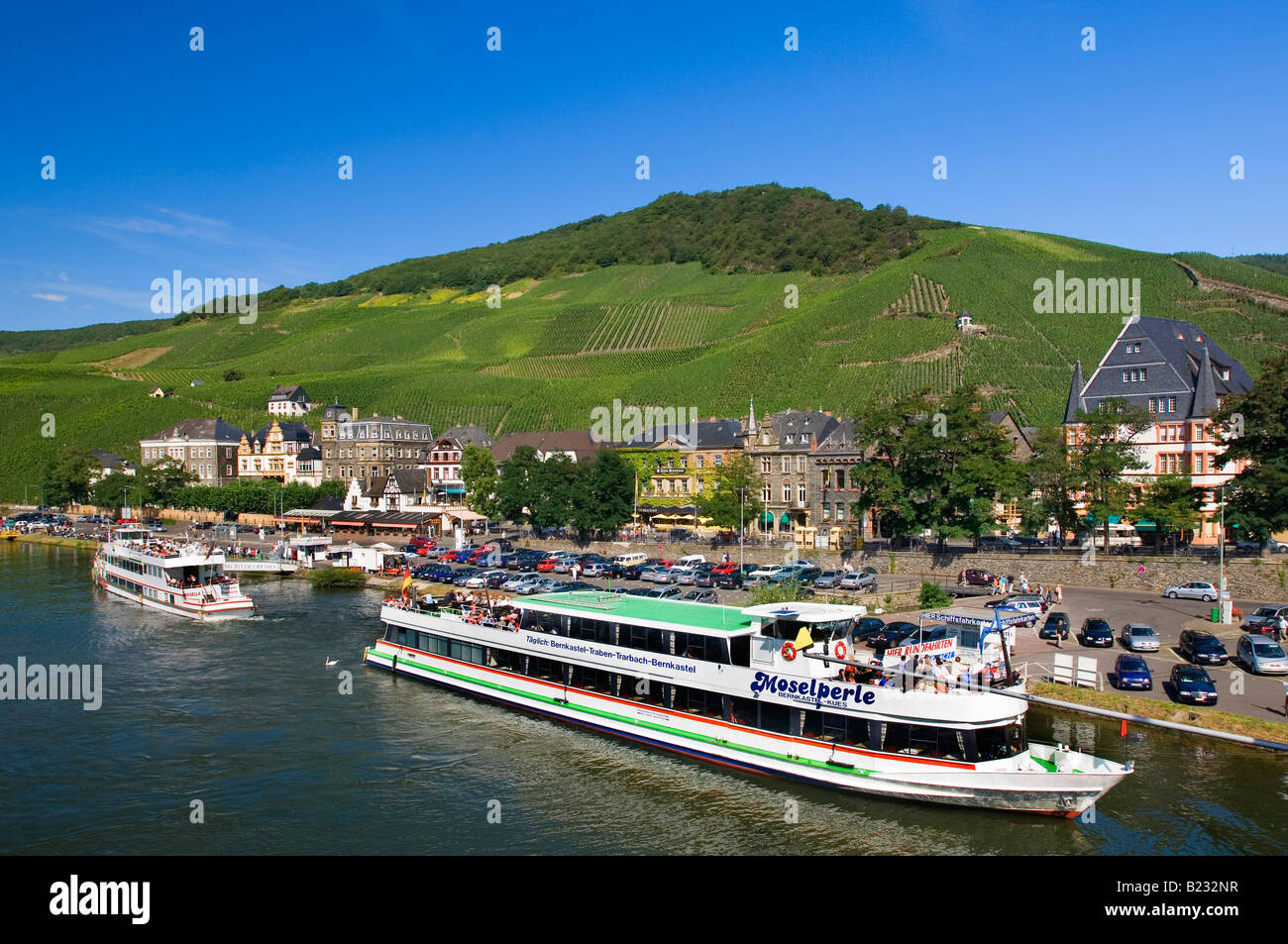 Barcos de Vapor en el río río Mosela, Bernkastel-Kues Alemania Renania-Palatinado Foto de stock