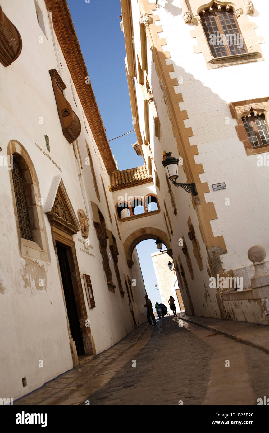 Casco antiguo de Sitges, Costa de Garraf, Cataluña, España Fotografía de  stock - Alamy