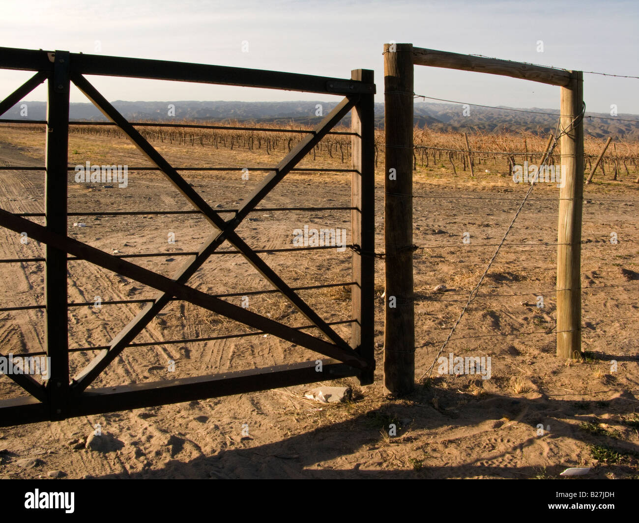 Tranquera, una puerta en la entrada de la mayoría de los ranchos y granjas en Argentina Foto de stock