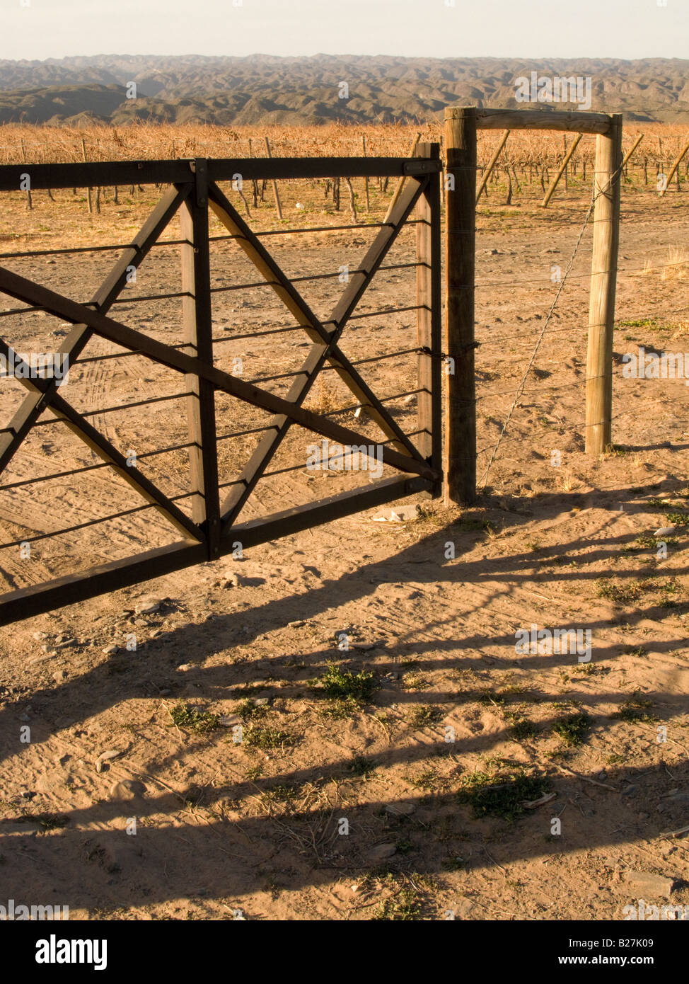 Tranquera, una puerta en la entrada de la mayoría de los ranchos y granjas en Argentina Foto de stock