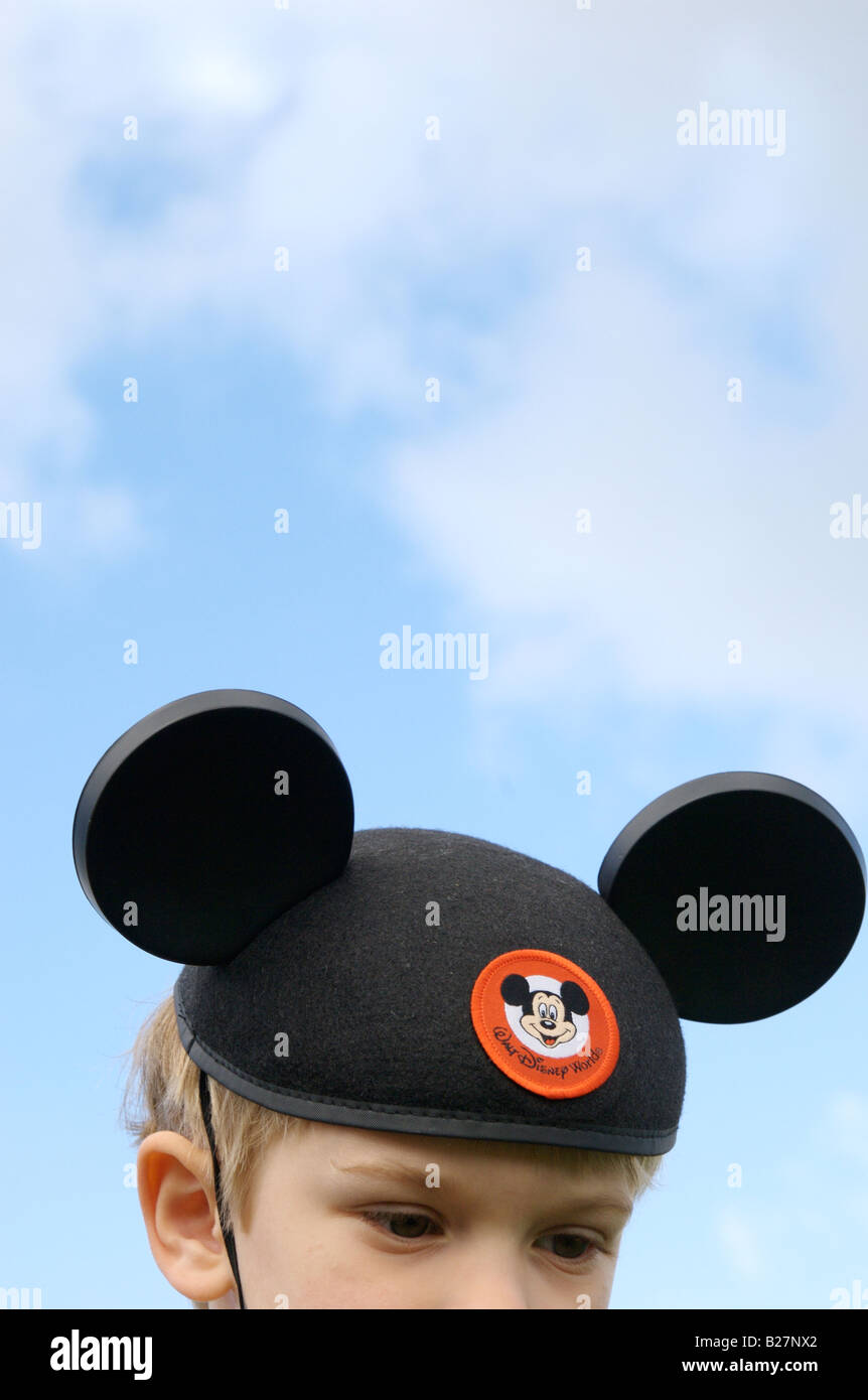 Disney ears hat fotografías e imágenes de alta resolución - Alamy