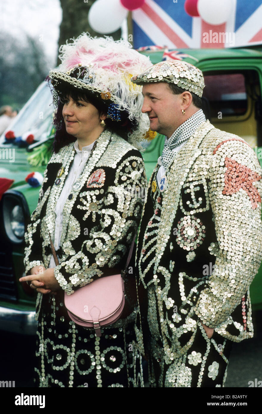 Reyes, Reinas Pearlies nacarado traje tradicional Cockney tradición