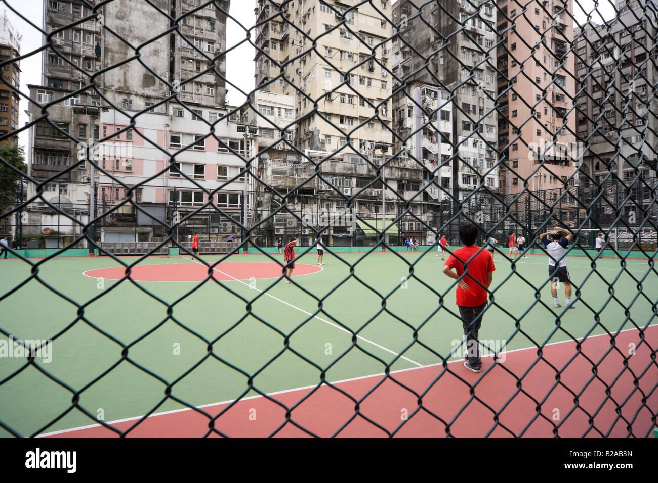 Campo de fútbol en el King George V Memorial Park, Canton Road, Jordania, Kowloon, Hong Kong, China Foto de stock