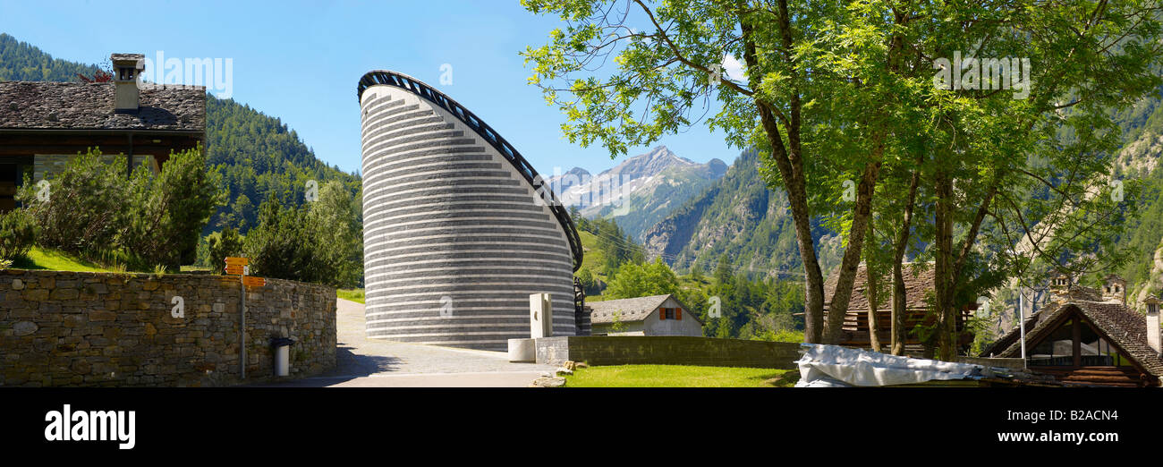 Exterior de la Iglesia de San Juan Bautista , Fusio Mogno , municipio de Lavizzara , Ticino , Val Maggiore , Suiza Foto de stock