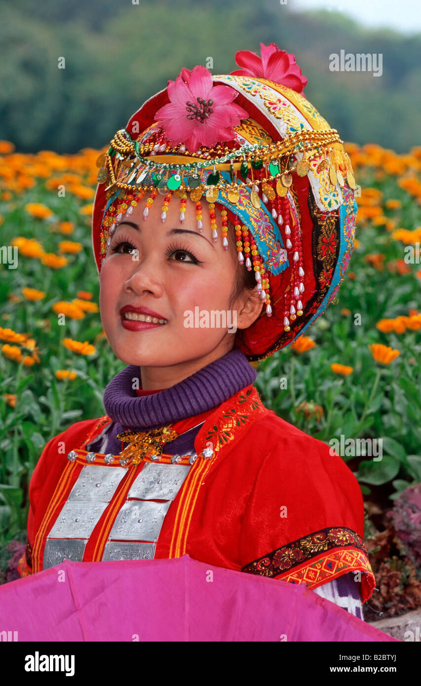 Zhuang Girl, de minorías étnicas, Guilin, Guangxi, China, Asia Foto de stock