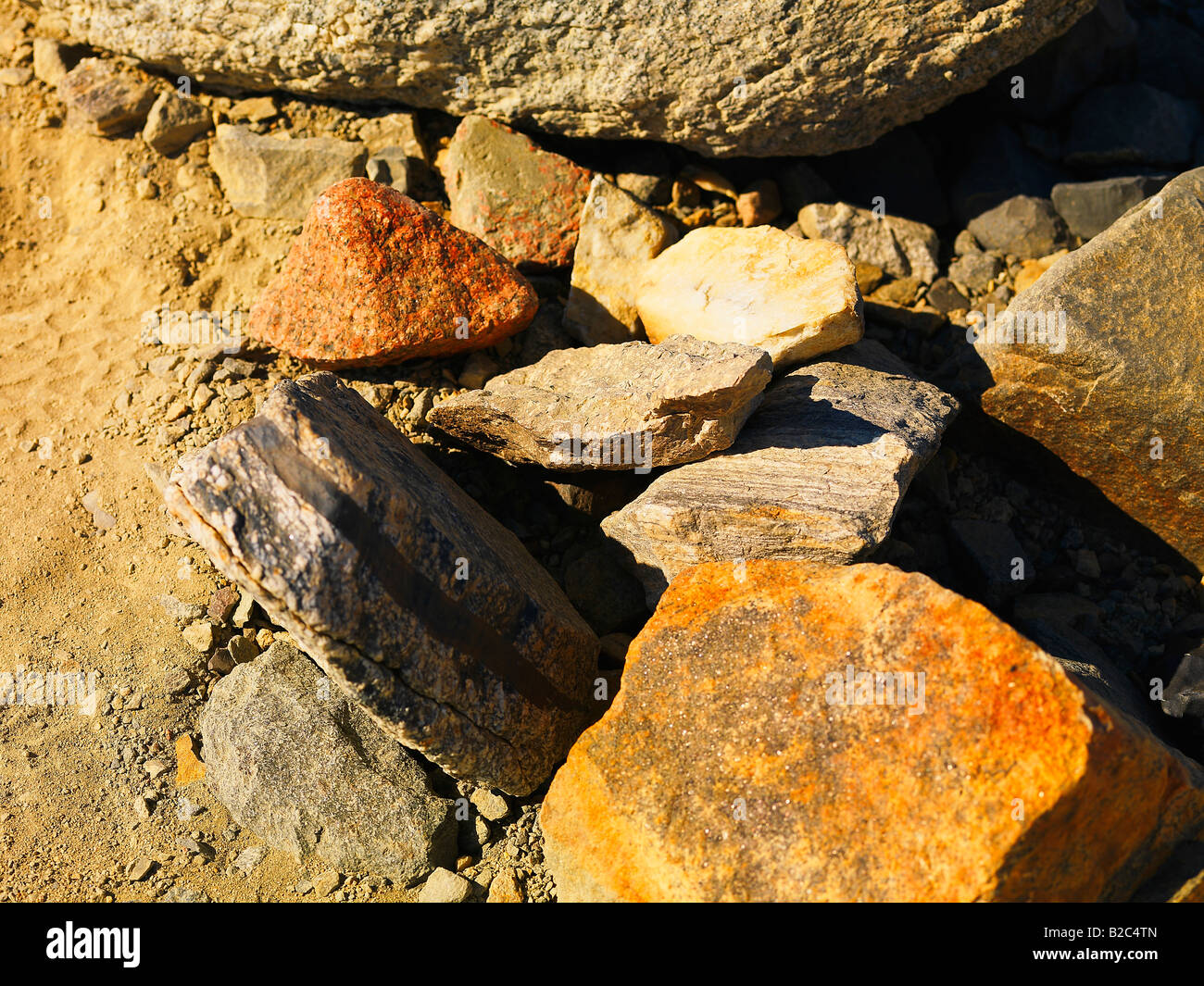 Colección de piedras en el Valle Taylor cerca del Glaciar Canadá, valles secos, la Antártida Foto de stock