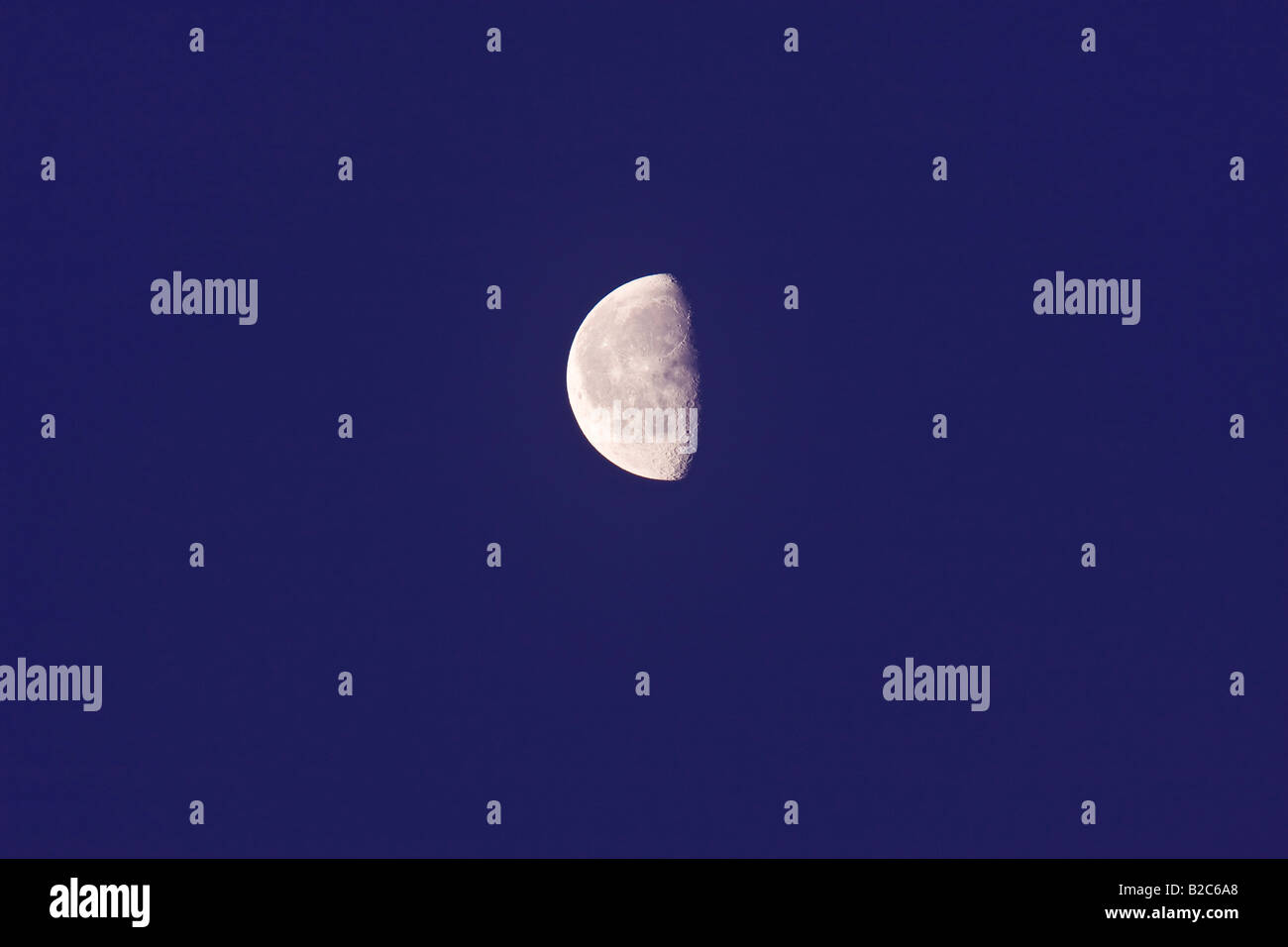 Icono de media luna fotografías e imágenes de alta resolución - Alamy