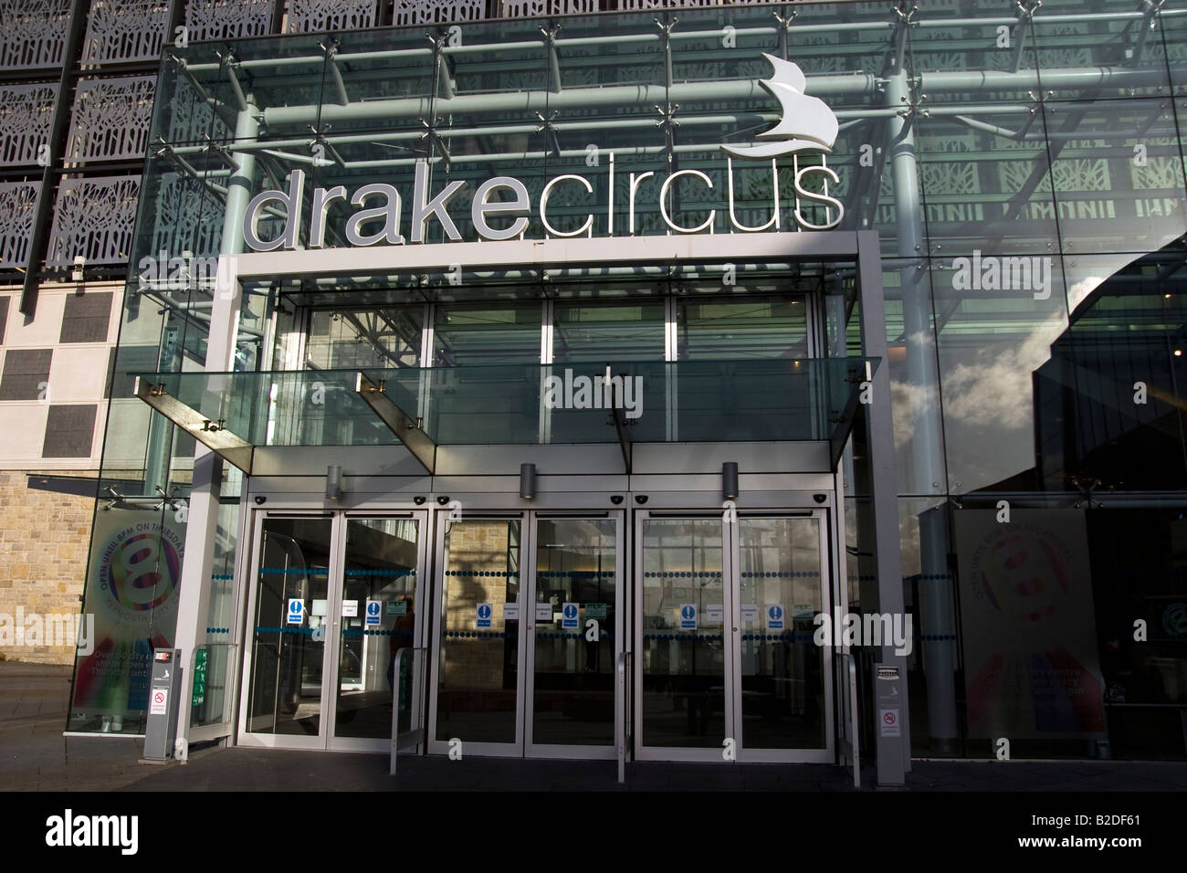 Drake circus mall fotografías e imágenes de alta resolución - Alamy