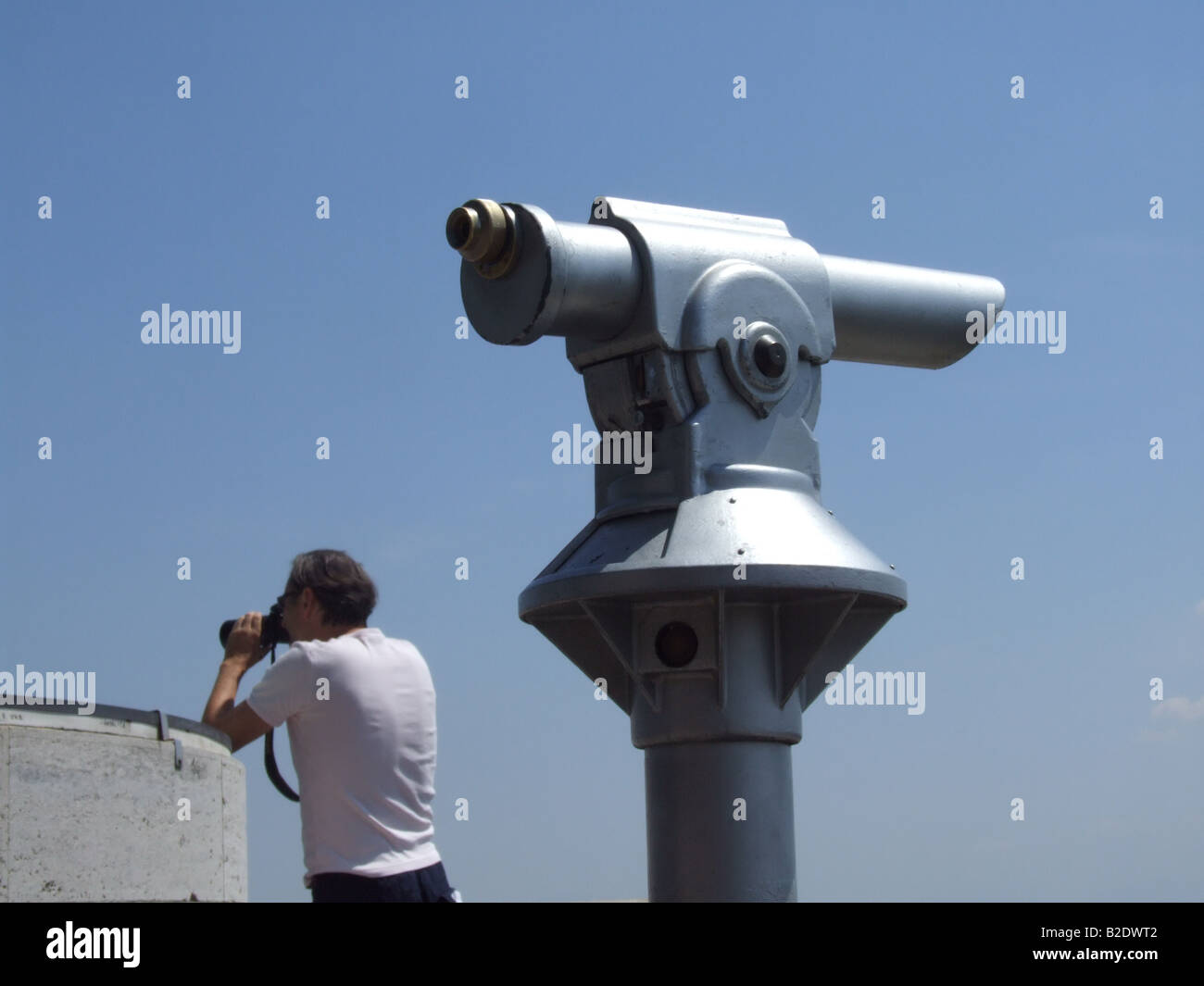Vista de binoculares espía pov objetivo binocular óptico vista y marco de  zoom del telescopio plantilla de vector de superposición de punto de vista  turístico