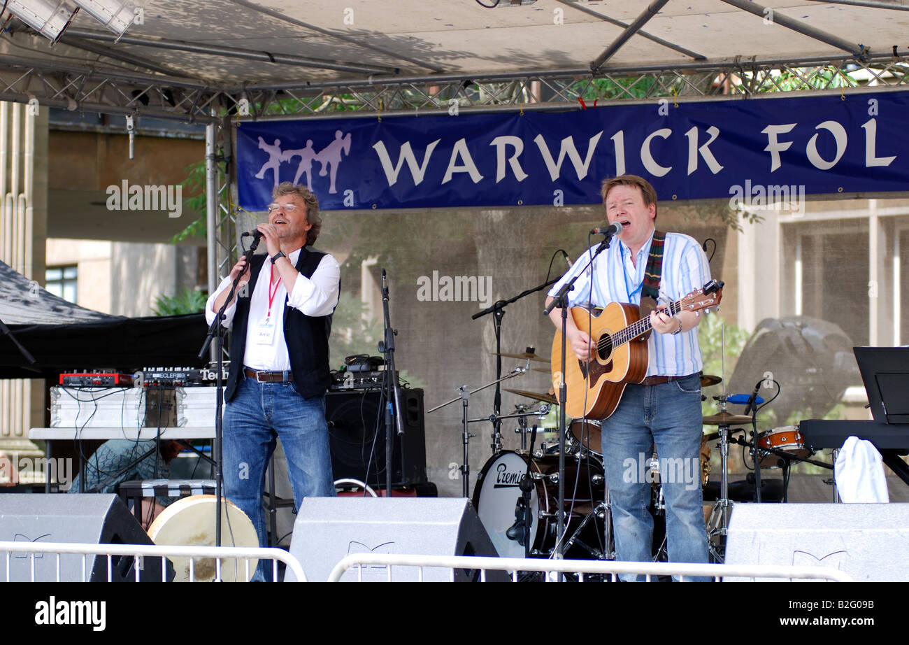 Los cantantes en el Festival Folklórico de Warwick, Reino Unido, 2008 Foto de stock