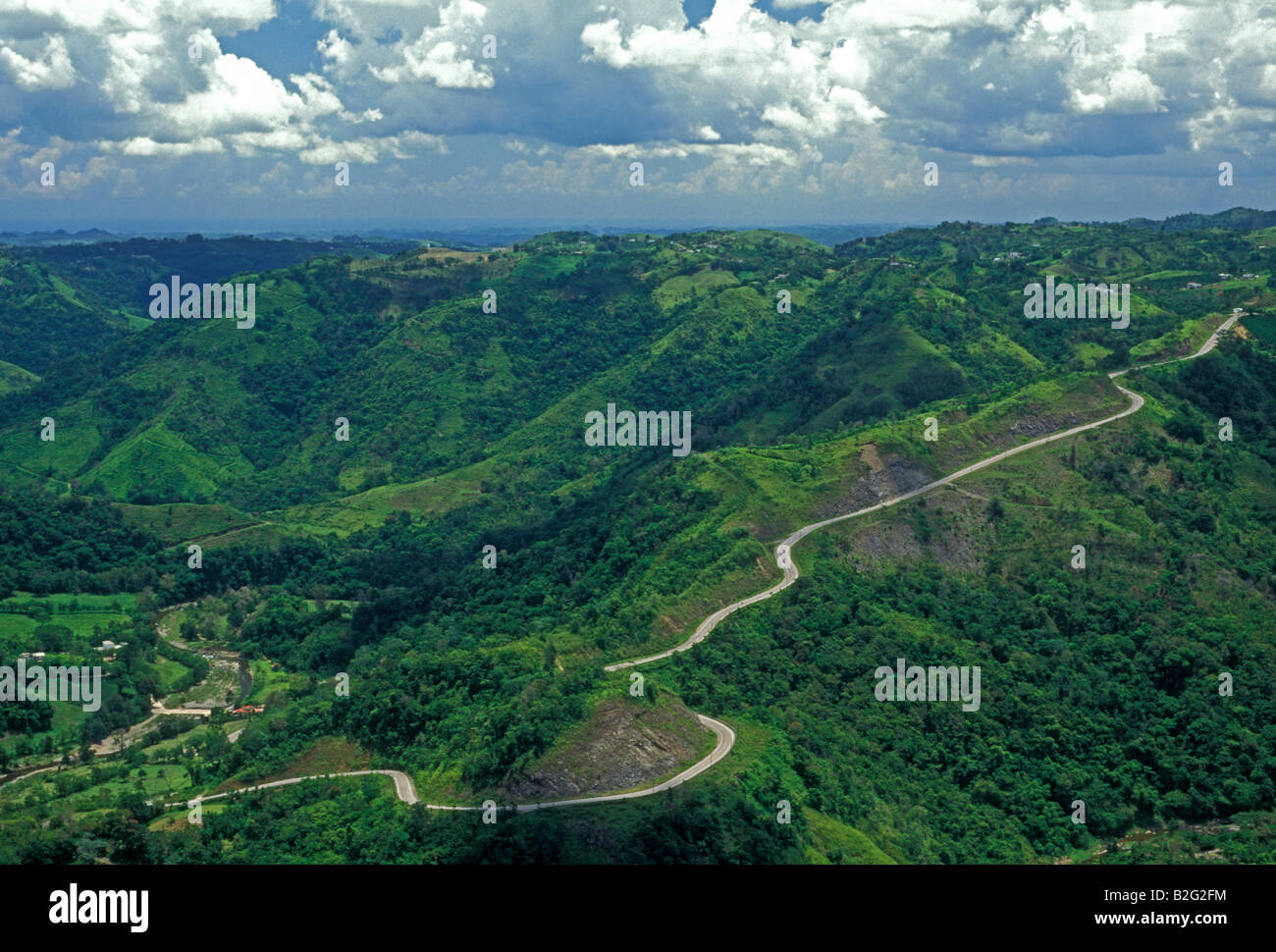 Paisaje de montaña de la Cordillera Central, al sur de la ciudad de Ciales, Puerto  Rico, el Caribe, West Indies Fotografía de stock - Alamy
