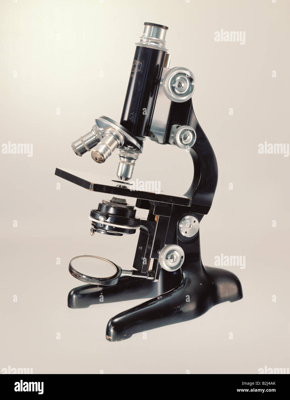 La ciencia, la óptica, microscopio, Seibert, Wetzlar, Die Neue Sammlung (La Nueva Colección), histórico de Munich, Alemania, histórico Foto de stock