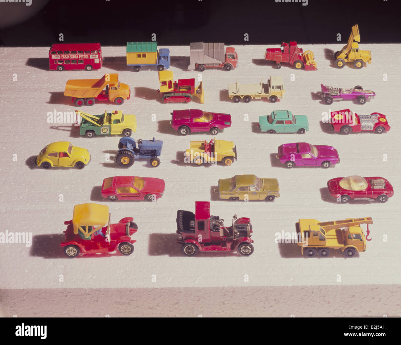 Juguetes, coches de juguete, diferentes tipos hechos por Matchbox, 1970 -  1975 Fotografía de stock - Alamy