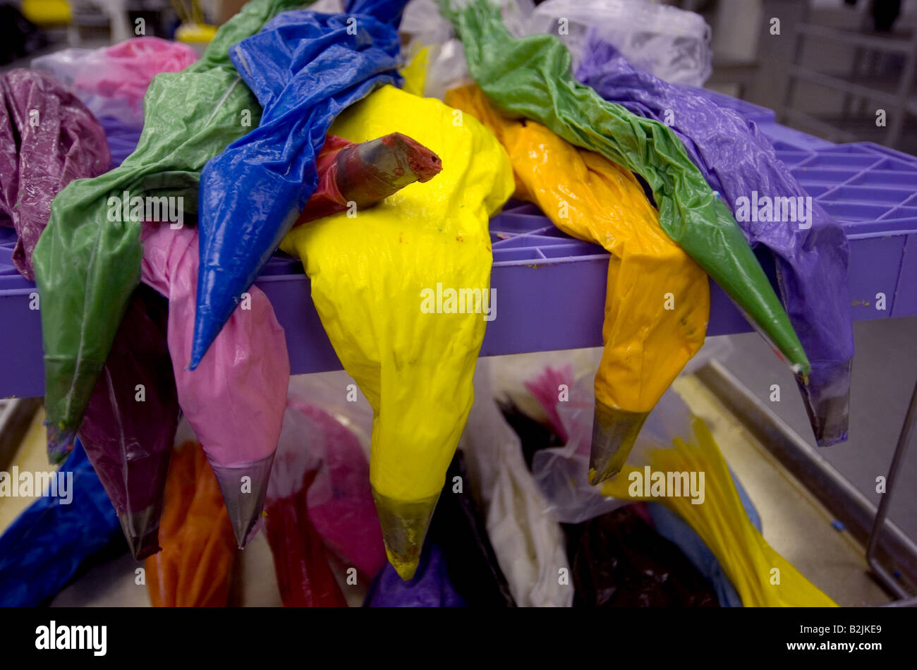 Pastel hielo, hielo, hielo, la decoración, la comida, el arco iris de color Foto de stock