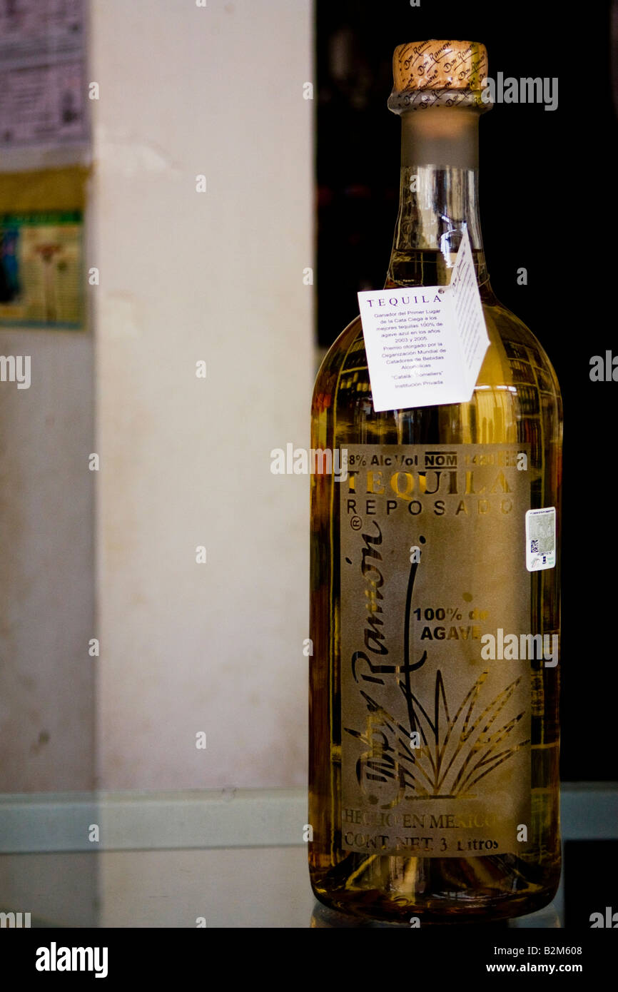 Botella de tequila ramon fotografías e imágenes de alta resolución Alamy