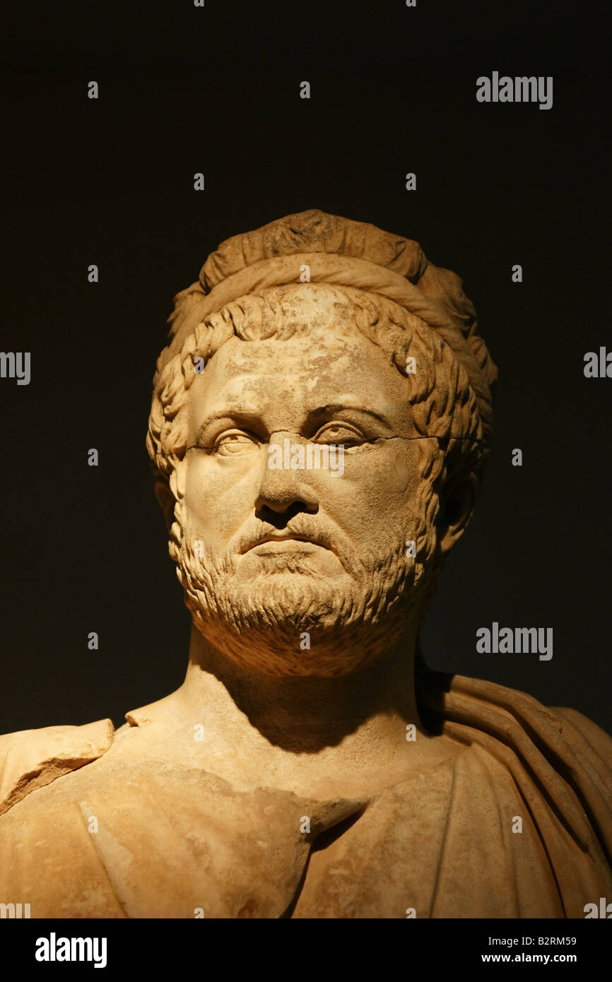 Publius AELIUS HADRIANUS, la estatua del emperador Adriano en el museo de Antalya Foto de stock