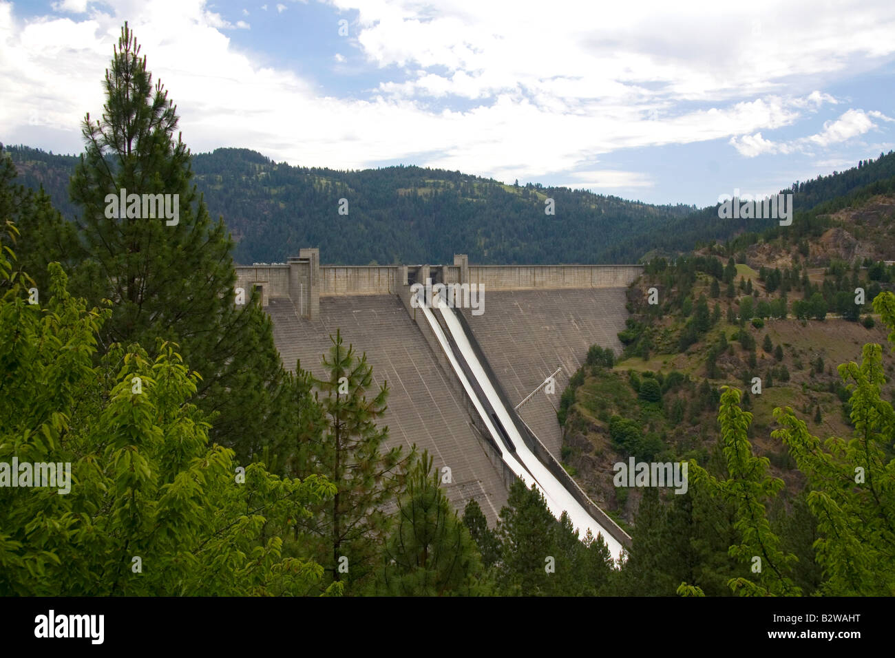 Presa Dworshak es una represa hidroeléctrica situada en el North Fork