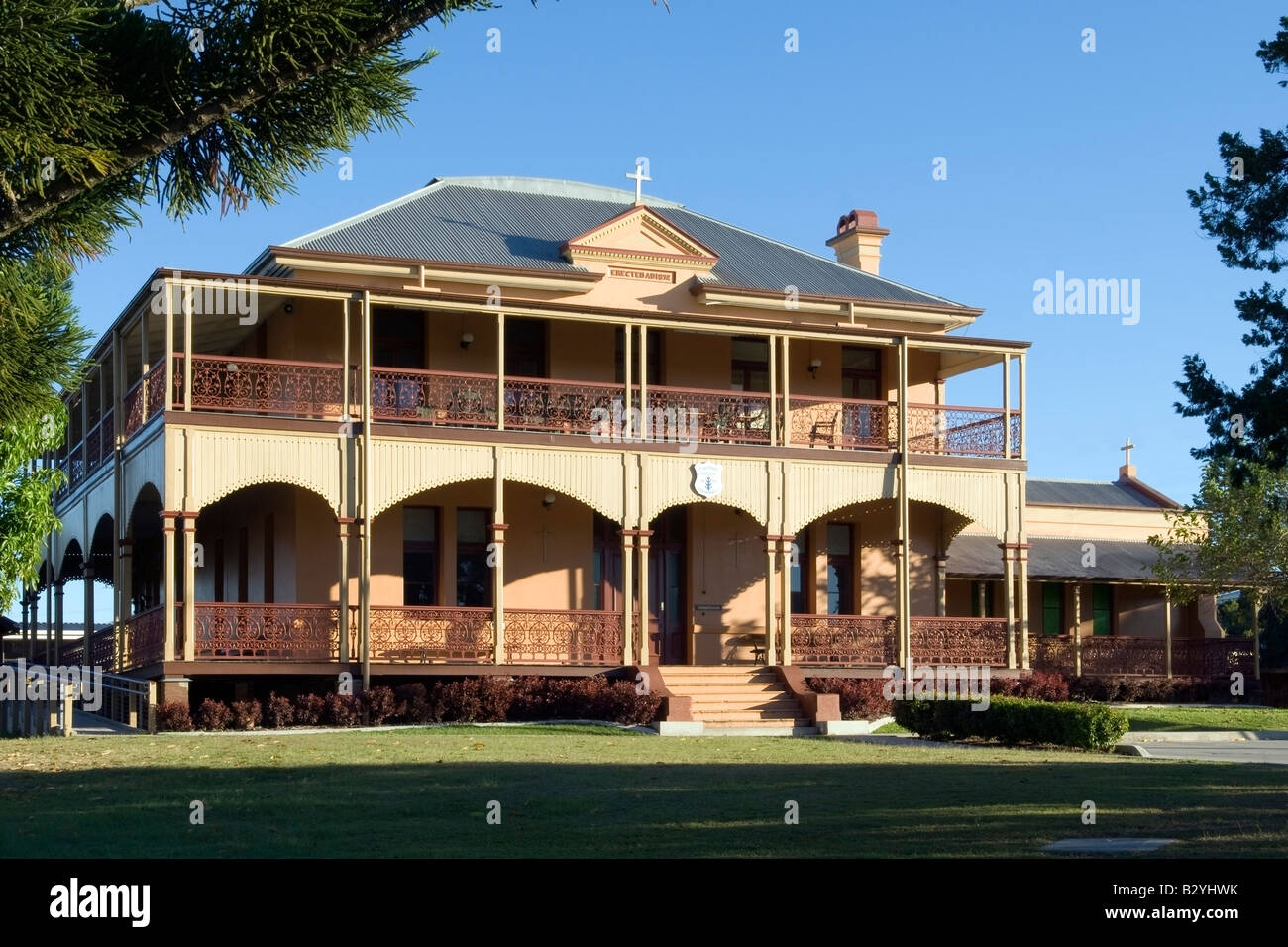 Imponente entrada a St Michael's Convento, Maryborough, Queensland Foto de stock