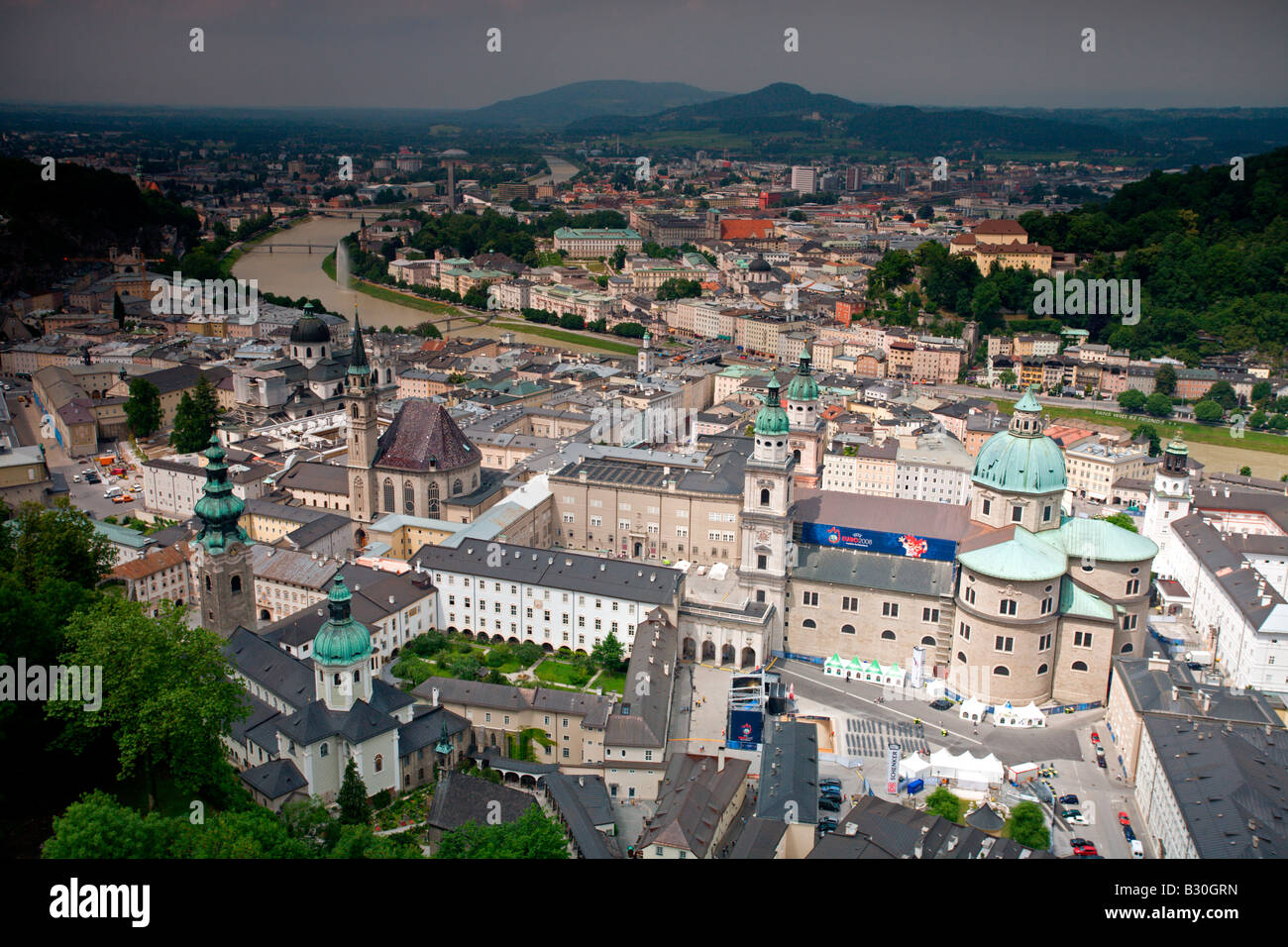 Austria: Salzburgo: Fortaleza de Hohensalzburg: Vista de Salzburgo. Foto de stock
