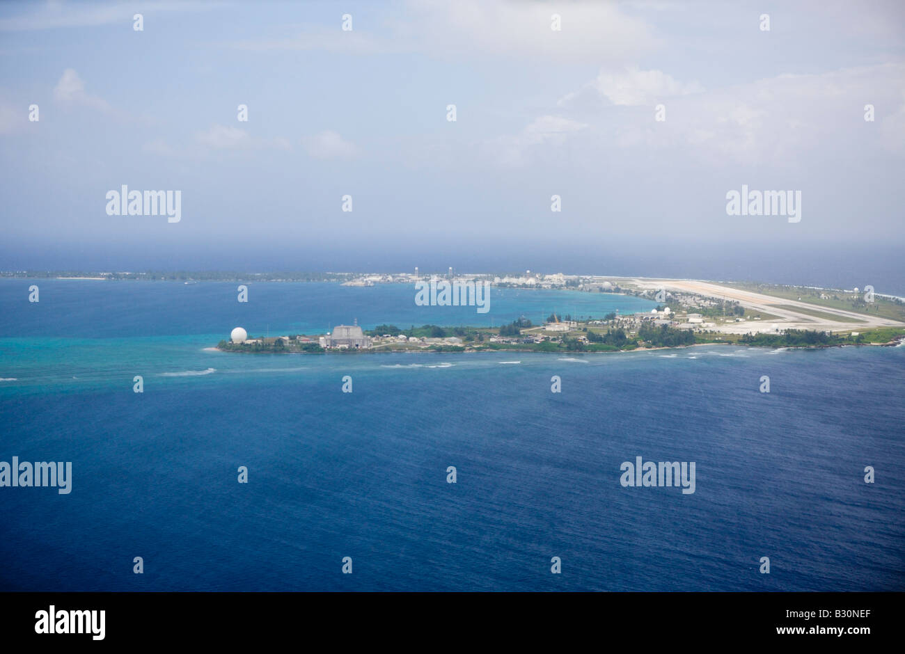 Vista aérea de Kwajalein Atolón Kwajalein de las Islas Marshall Micronesia Océano Pacífico Foto de stock
