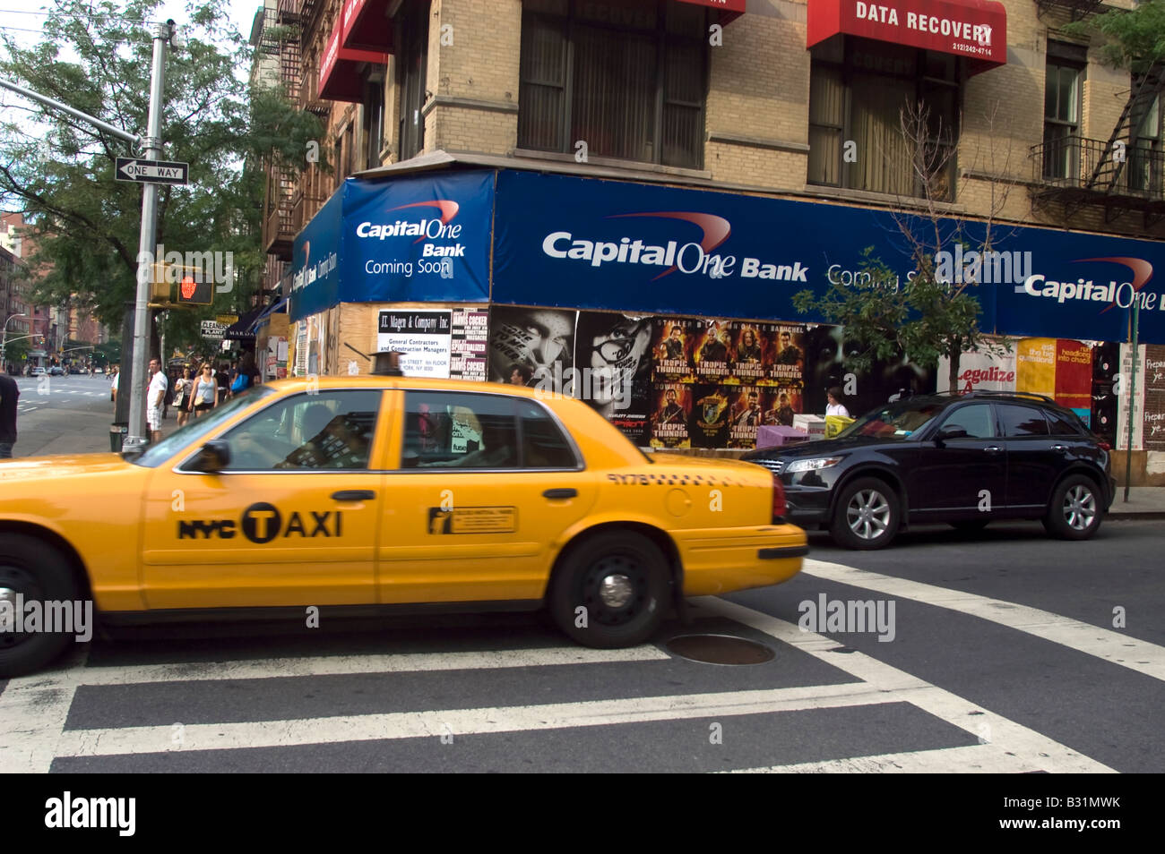 Próximamente una sucursal de capital de un banco en el barrio de Greenwich Village, Nueva York Foto de stock